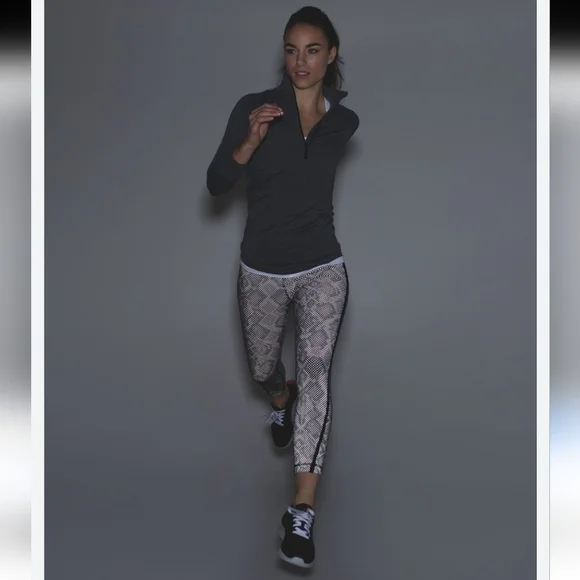 RARE Lululemon Pace Tight(Luxtreme) Lights Out Black/Ravish Reptile Silver 12 - Picture 2 of 15